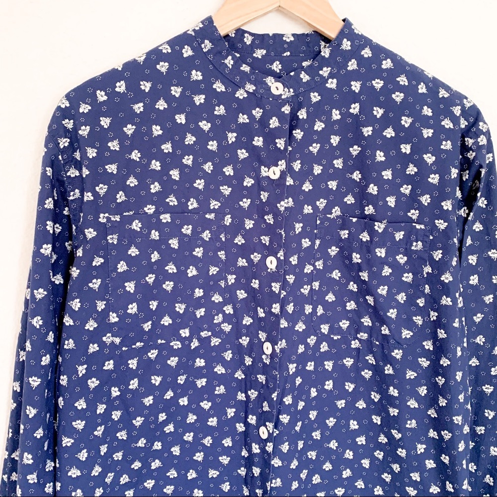 Eddie Bauer Floral Button down Blouse size s - Picture 2 of 8